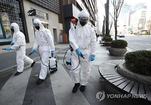 [코로나19] 신규확진자 76명 늘어 23일만에 두 자릿수…총 8162명(상보)