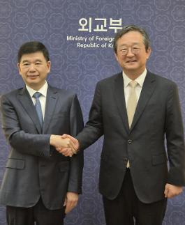 中国地方官员访韩频繁 中韩关系或迎新发展机遇