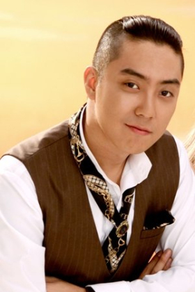 <em>韩国</em>知名男<em>艺人</em>殷志源(35岁)与太太<em>李某</em>(37岁