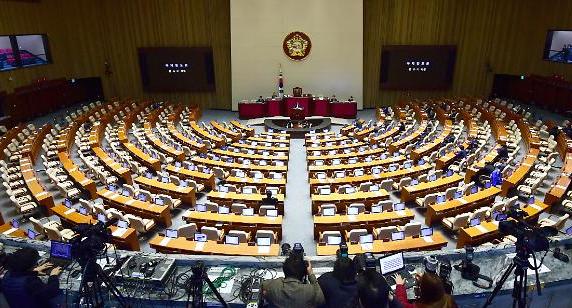 필리버스터 1일 중단...더민주 비대위 전격 결정