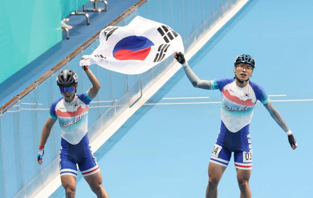 한국 롤러, 남자 3000m 계주 은메달…3일 연속 메달 레이스