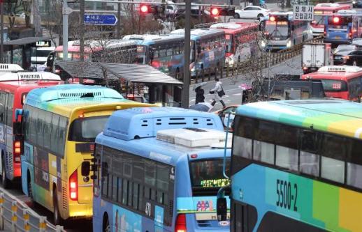 수도권 출퇴근 혼잡 줄인다…2층 전기버스 50대 추가 투입
