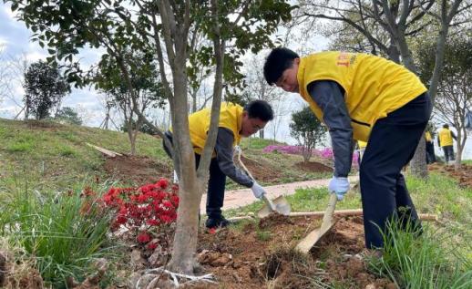 HDC현산, 식목일 맞이 광주지역 나무심기 봉사활동