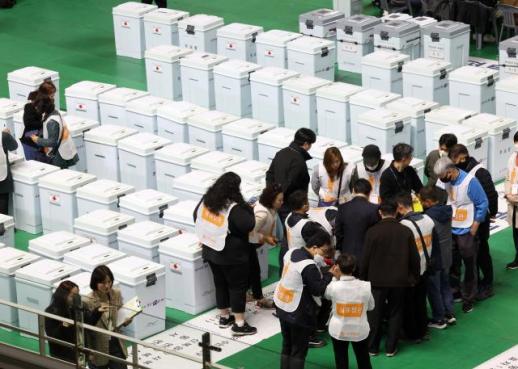 [22대 총선] 총선 잠정 투표율 67.0%…32년 만에 최고