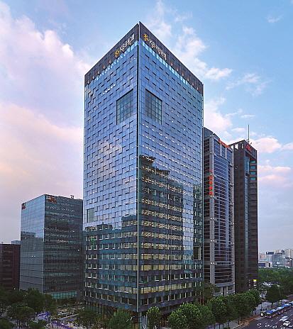 KB금융, ‘한국판 뉴딜’에 5.6조원 지원…ESG 리더십 강화
