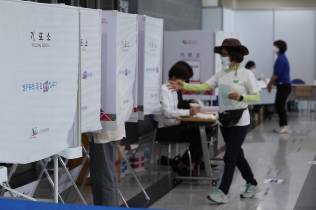 [지방선거 투표율] 오전 11시 현재 전국 12.0%…강원 15.2% 최고