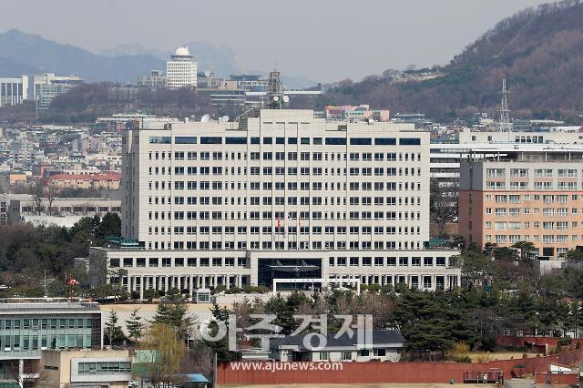 [정치개입 차단] 국정원 X파일 논란에...尹 국정원장·군경 정보라인 독대 안 한다