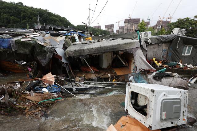 [서울 물폭탄] 중부 집중호우 이틀째...사망·실종 15명, 이재민 441명