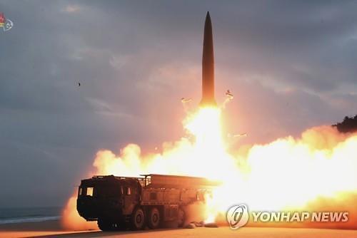 북한, 미상 탄도미사일 발사...한·미 핵항모 연합훈련 반발 분석