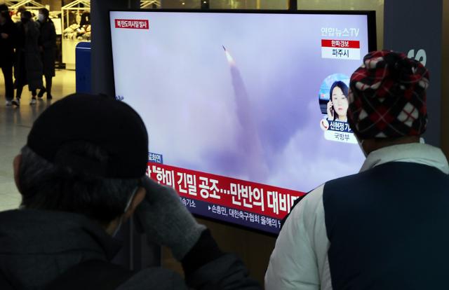 ​[종합] 北, 동해상으로 ICBM 추정 미사일 발사…NSC 상임위 개최