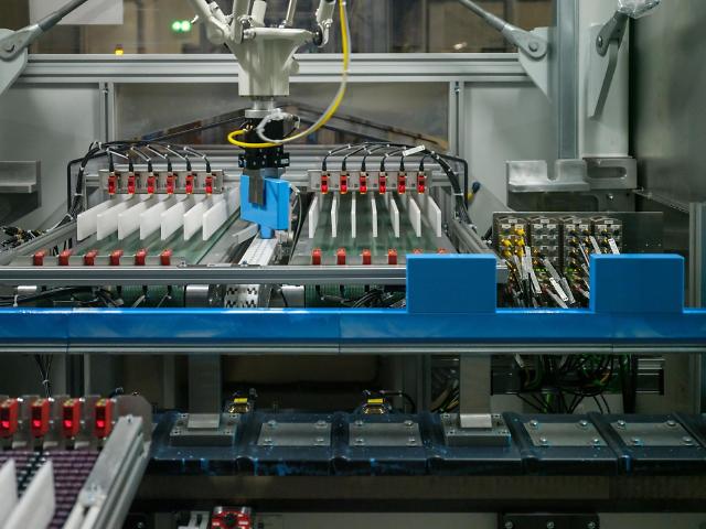 BMW그룹, 독일 라이프치히 공장 배터리 셀 코팅 라인 가동