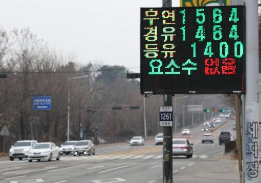 테마주 곳곳이 화약고…실적 주도주는 실종