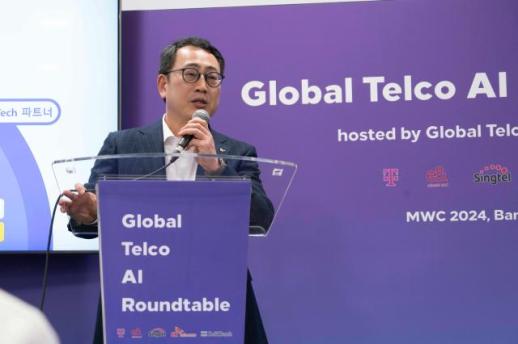 [MWC 2024] SK텔레콤 유영상 사장, e&그룹 CEO 만나 협력 논의…UAM, 전기차 충전 플랫폼 등 관심