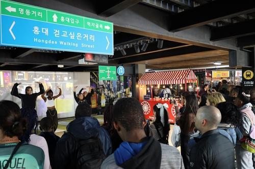 남아프리카 한국문화축제, 현지인 3천 명 열광...떡볶이와 K팝으로 한류 전파