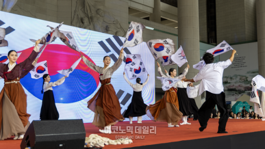 관장이 취소한 광복절 경축식…천안시가 주관