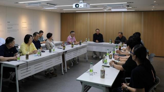 bhc치킨, 전국 가맹점주 간담회…송호섭 대표 수익 악화 방지 