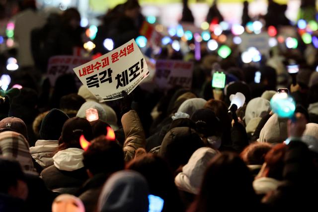 탄핵 국면에 신인도 휘청…무디스 장기화 시 신용도 부정적