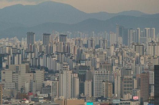 수도권 아파트 공급 실적 양호… 미분양 쌓인 지방은 저조