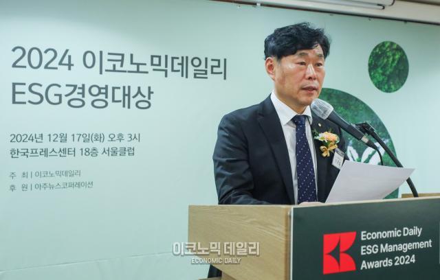 [2024 ESG 경영대상] 안용섭 서민금융연구원장 수상 기업, 끊임없이 지금과 같은 노력을 기울여 주길