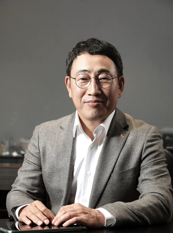 SK텔레콤 유영상 CEO, 도전과 혁신으로 위기 돌파, 글로벌 AI 컴퍼니 도약