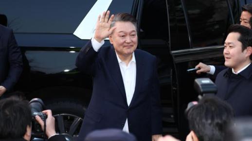 睡得好更健康！尹锡悦获释返官邸辛奇汤加宠物迎接