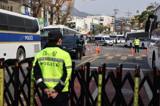 全幅武装最高戒备 宣判日警方启动甲级响应体系维稳