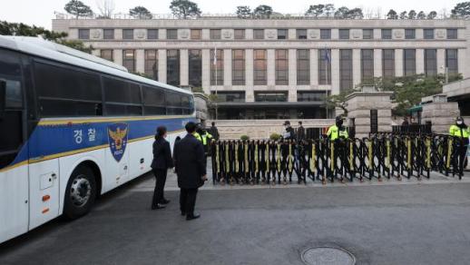 韩国总统弹劾案宣判在即 社会矛盾能否缓解引关注