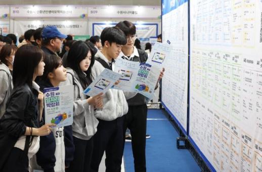 韩国青年就业市场创12年来最大跌幅 制造及建筑业寒潮成主因
