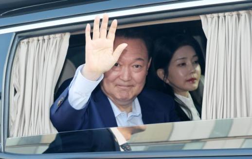 从豪华猫塔到高档酒宴 尹锡悦夫妇疑滥用公款引公愤