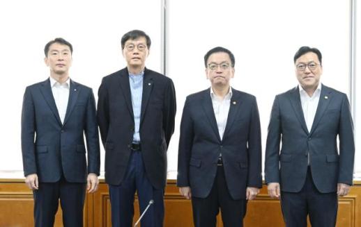 韩国金融高官密集出访 向国际社会彰显市场稳定性