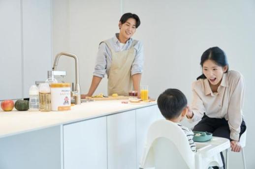 [금융 속 가족의 자리] 생명보험사 육아휴직 사용률 46%…남성 10% 벽 못 넘었다