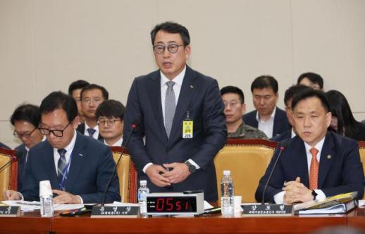 유영상 SKT 사장, 해킹 사태 사과…번호이동 위약금 면제 검토