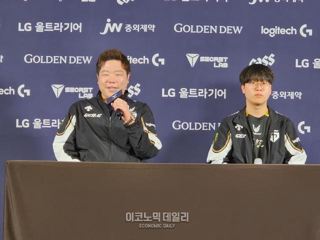 젠지 김정수 감독 반드시 이겨야 했다... 첫 홈스탠드 승리 축포