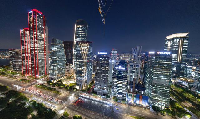 부동산 PF 향한 온도차…대형사 질주, 중소형사 위축
