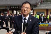 김상욱, 5·18 묘지 앞에서 민주당 입당 선언…더 건강한 정부 외에는 다른 길 없어