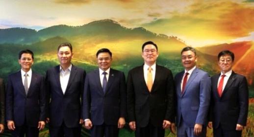 LS전선, 아세안 전력망 장악 나선다…트럼프 대통령 차남 만찬도 참석