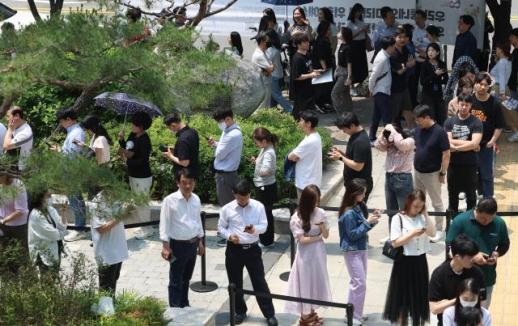大选缺席投票次日上午7时投票率20.41%