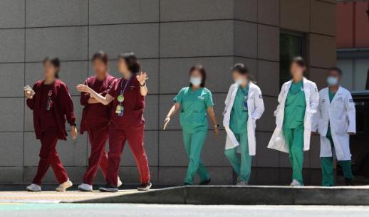 韩国医护人员逾半数曾遭暴力或性骚扰 女性受害者比例更高
