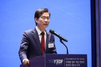 [2025 KEDF] 조경태 의원 경제 성장 위해 정치, 사회 안정화 필요