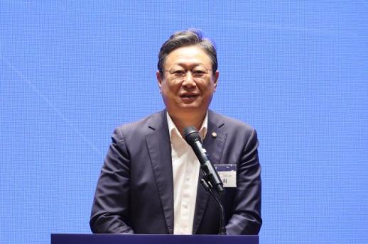 [2025 KEDF] 황희 더불어민주당 의원 외교‧기술‧경제 통합 시대 위기 헤쳐나가야 