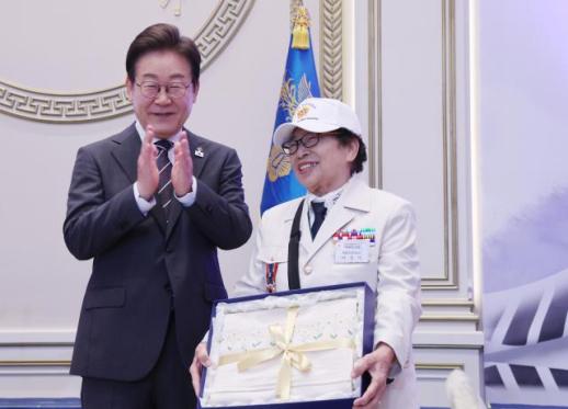 李在明施政支持率连续两周接近60% 