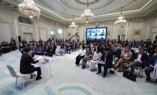 이재명 대통령 야당과 벽 두지 않겠다…정책 중심 협치 강조