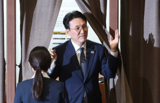 김민석 총리후보 인준안 국회 통과…임명동의안 제출 23일 만