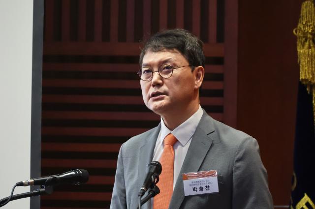 [제3회 금융포럼] 박승찬 한중연합회 회장 미중 패권 전쟁 대비해 우리 기업 기회 요인 활용해야