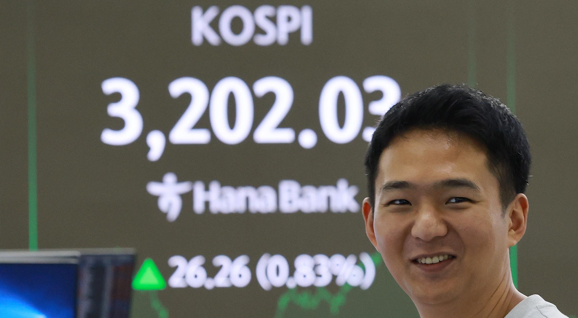 코스피, 3년10개월 만에 3200선 돌파…외국인 3400억 순매수