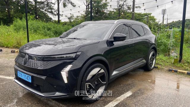 [시승기] 르노의 야심작...순수 전기차 세닉, 알찬 SUV로 딱