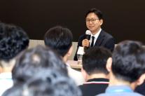 배경훈 과기장관, PPT 취임식으로 파격 데뷔…에이전틱 AI로 국가 대전환 이끈다