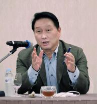 최태원 한국 제조업, 노화 진행 중…AI로 일으켜야