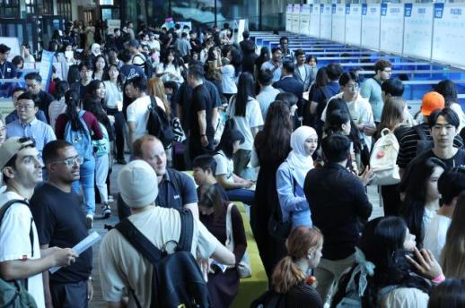 李在明提倡扩大引进外籍人力 专家呼吁同步加强制度改革