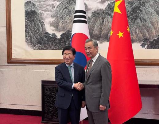 总统特使团在北京会晤王毅 转交李在明亲笔信